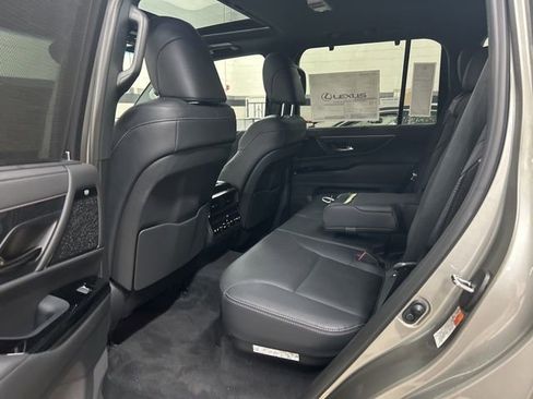 New 2025 Lexus LX 600 4WD w/ Luxury Package image 18
