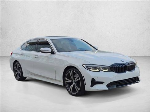 Used 2021 BMW 330i Sedan w/ Convenience Package RWD image 3