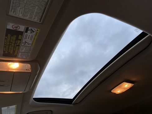 Used 2011 Toyota Tundra 4x4 CrewMax image 30