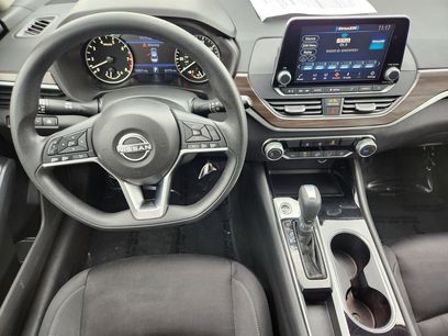 Used 2024 Nissan Altima 2.5 SV
