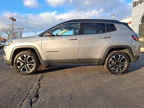 Certified 2022 Jeep Compass Limited w/ Sun and Sound Group image 7