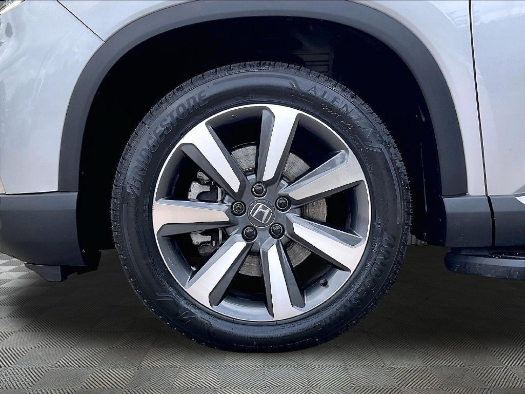 Used 2024 Honda Pilot Touring image 7