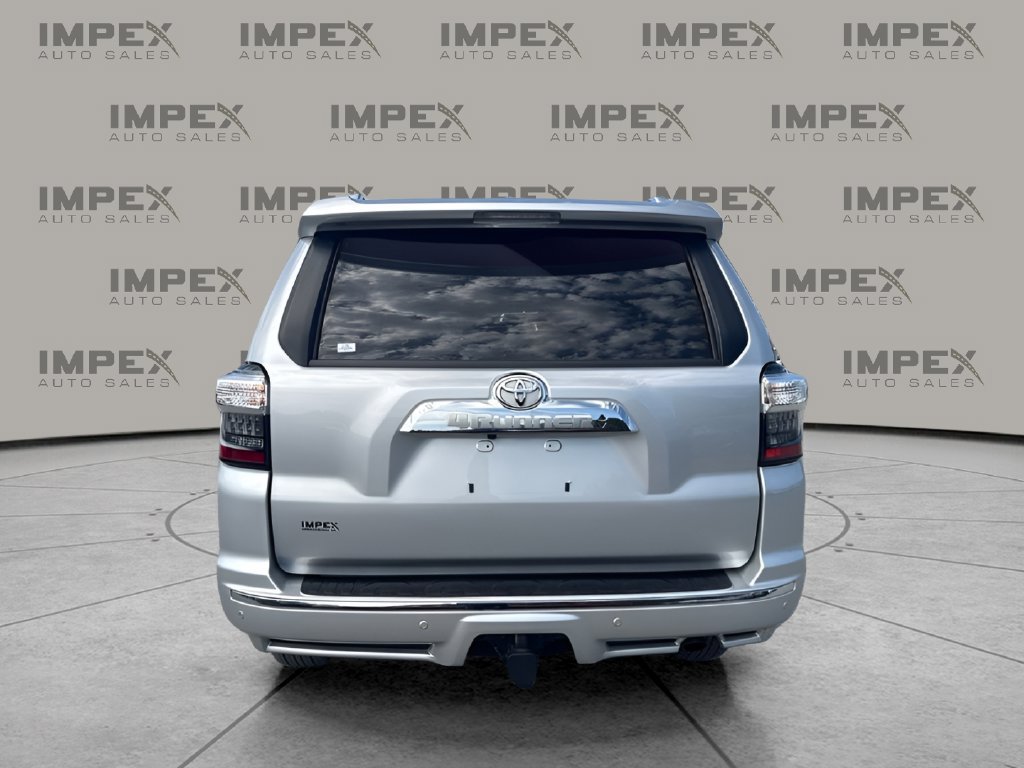 Used 2024 Toyota 4Runner Limited AWD/4WD image 4