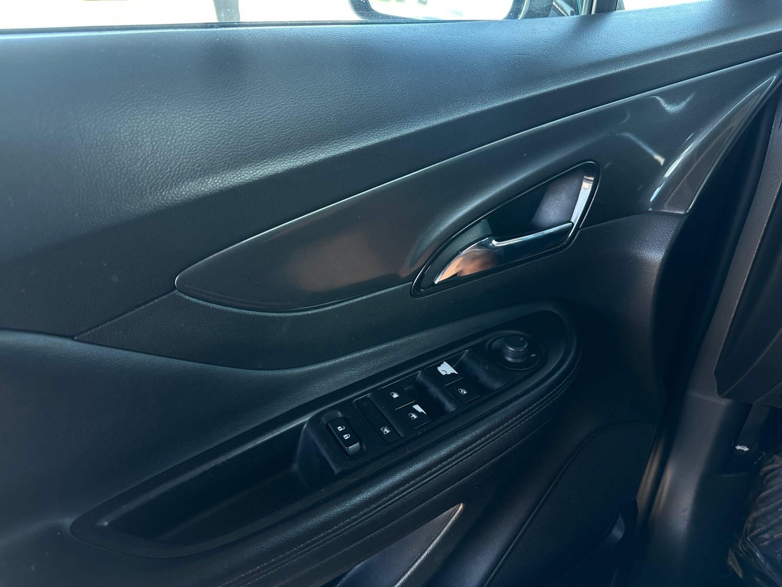 Used 2018 Buick Encore Preferred FWD image 16