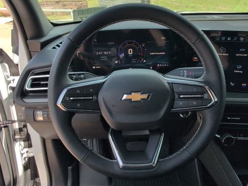 New 2026 Chevrolet Traverse LT w/ Driver Confidence Package FWD image 18