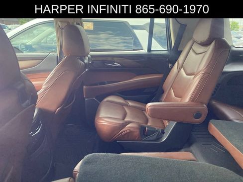 Used 2018 Cadillac Escalade Premium Luxury AWD/4WD image 7
