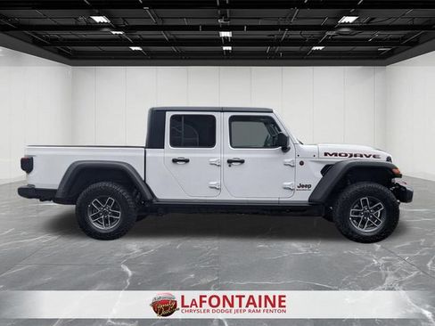Used 2026 Jeep Gladiator Mojave AWD/4WD image 6
