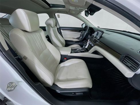 Used 2018 Honda Accord EX-L image 32