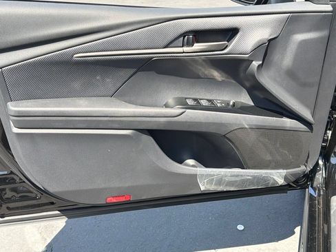 New 2026 Toyota Camry Hybrid FWD image 18