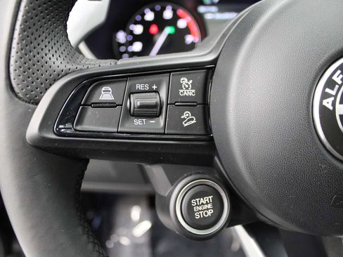 Used 2023 Alfa Romeo Stelvio Veloce image 21