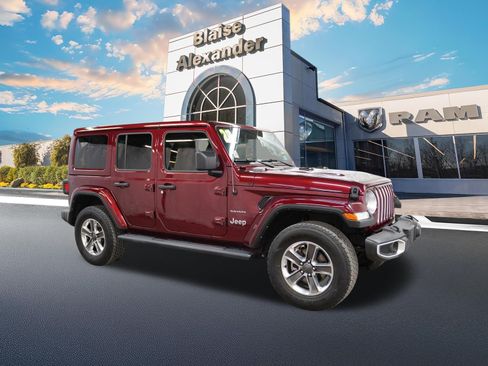 Used 2022 Jeep Wrangler Unlimited Sahara w/ Cold Weather Group AWD/4WD image 1