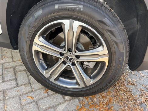 Used 2018 Mercedes-Benz GLC 300 image 4