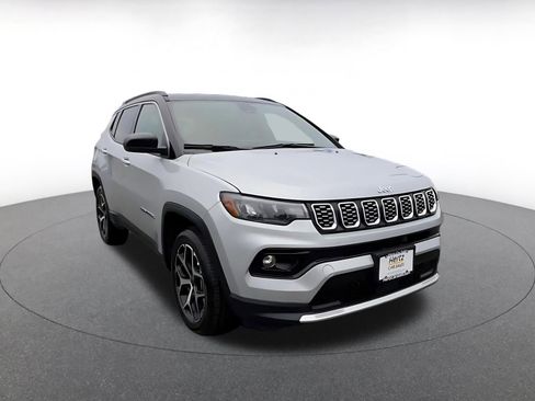Used 2025 Jeep Compass Limited image 3