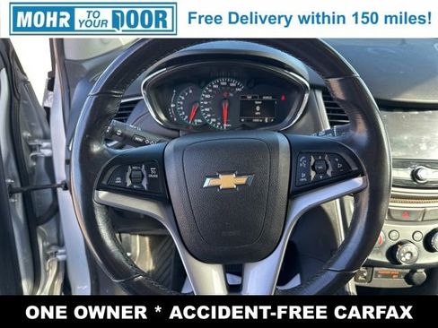 Used 2020 Chevrolet Trax LT w/ Redline Edition image 12