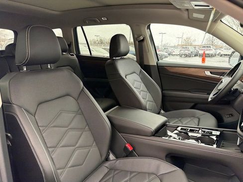 New 2026 Volkswagen Atlas SE FWD image 33