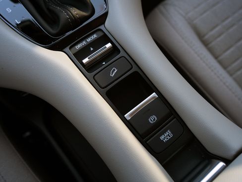 Used 2026 Honda HR-V LX image 28