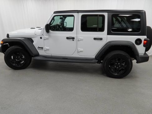 Certified 2022 Jeep Wrangler Unlimited Sport image 15