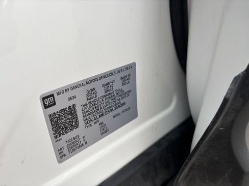 Used 2024 GMC Terrain SLE FWD image 28
