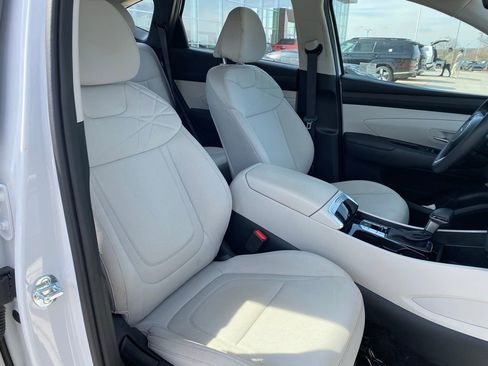 Used 2025 Hyundai Tucson SE image 30
