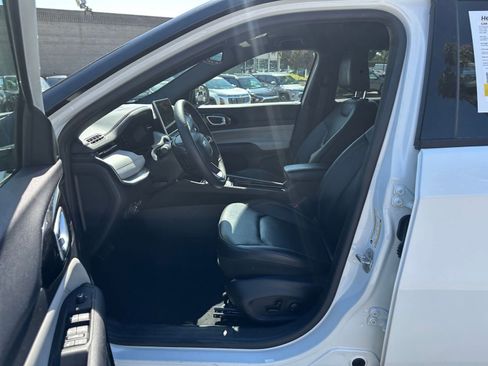 Used 2025 Jeep Compass Limited AWD/4WD image 28