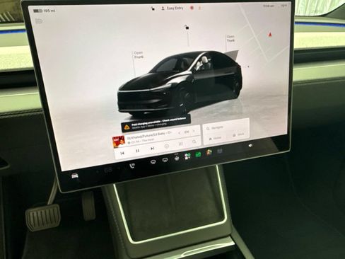 Used 2026 Tesla Model Y AWD image 40