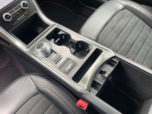 Certified 2024 Ford Edge ST-Line AWD/4WD image 9