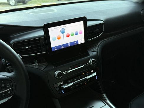 Used 2020 Ford Explorer Limited RWD image 46