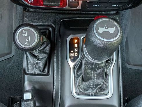 Used 2024 Jeep Wrangler Unlimited Sport AWD/4WD image 17