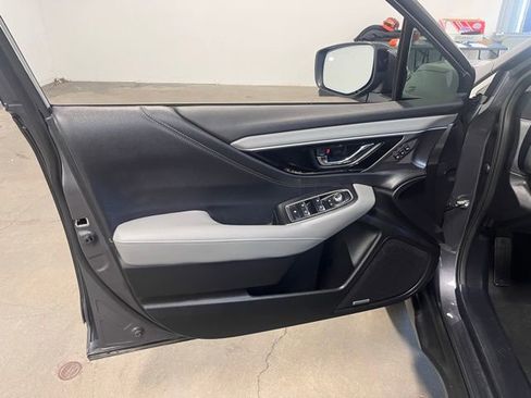 Used 2025 Subaru Outback Limited image 24