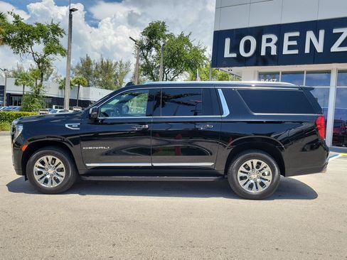 Used 2024 GMC Yukon XL Denali w/ Advanced Technology Package AWD/4WD image 8