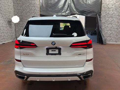 Used 2024 BMW X5 sDrive40i w/ M Sport Package RWD image 6