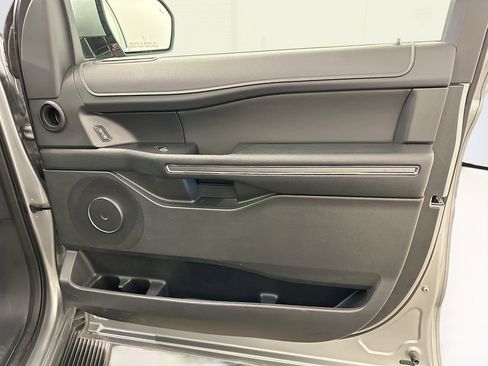 Used 2024 Ford Expedition Max XLT image 35