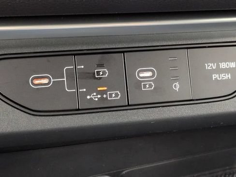 Used 2025 Kia Carnival SX Prestige FWD image 23