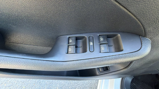Used 2017 Volkswagen Jetta SE FWD image 19