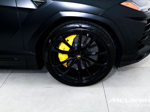 Used 2020 Lamborghini Urus AWD/4WD image 35