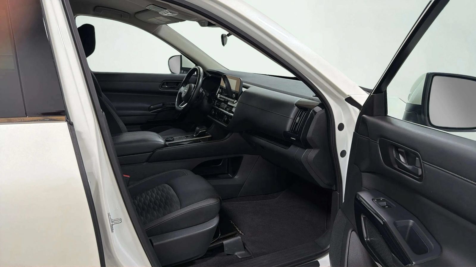 Used 2023 Nissan Pathfinder SV AWD/4WD image 53