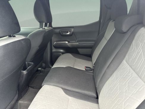 Used 2021 Toyota Tacoma TRD Sport image 17