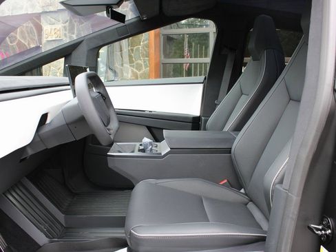 Used 2024 Tesla Cybertruck Cyberbeast image 19