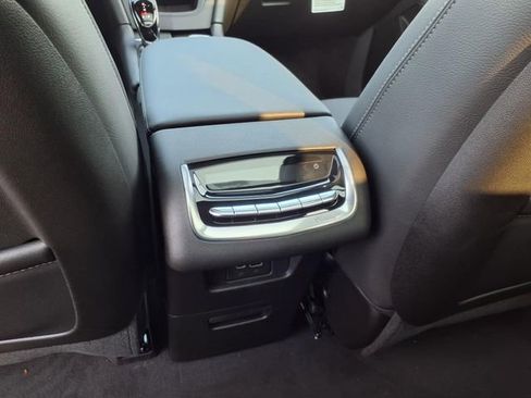 New 2025 Cadillac XT6 Luxury image 16