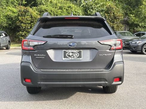 Used 2025 Subaru Outback Premium AWD/4WD image 4