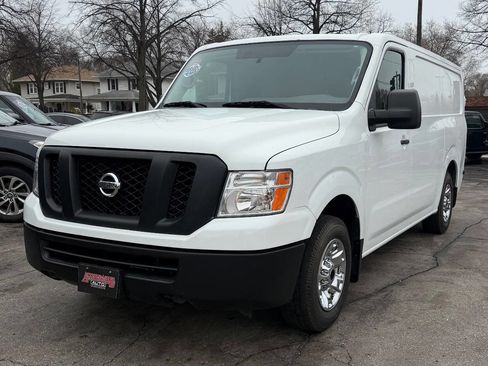 Used 2018 Nissan NV 2500 SV RWD image 4