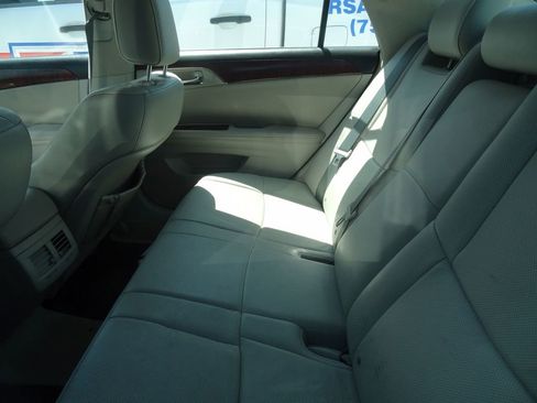 Used 2011 Toyota Avalon Limited image 5