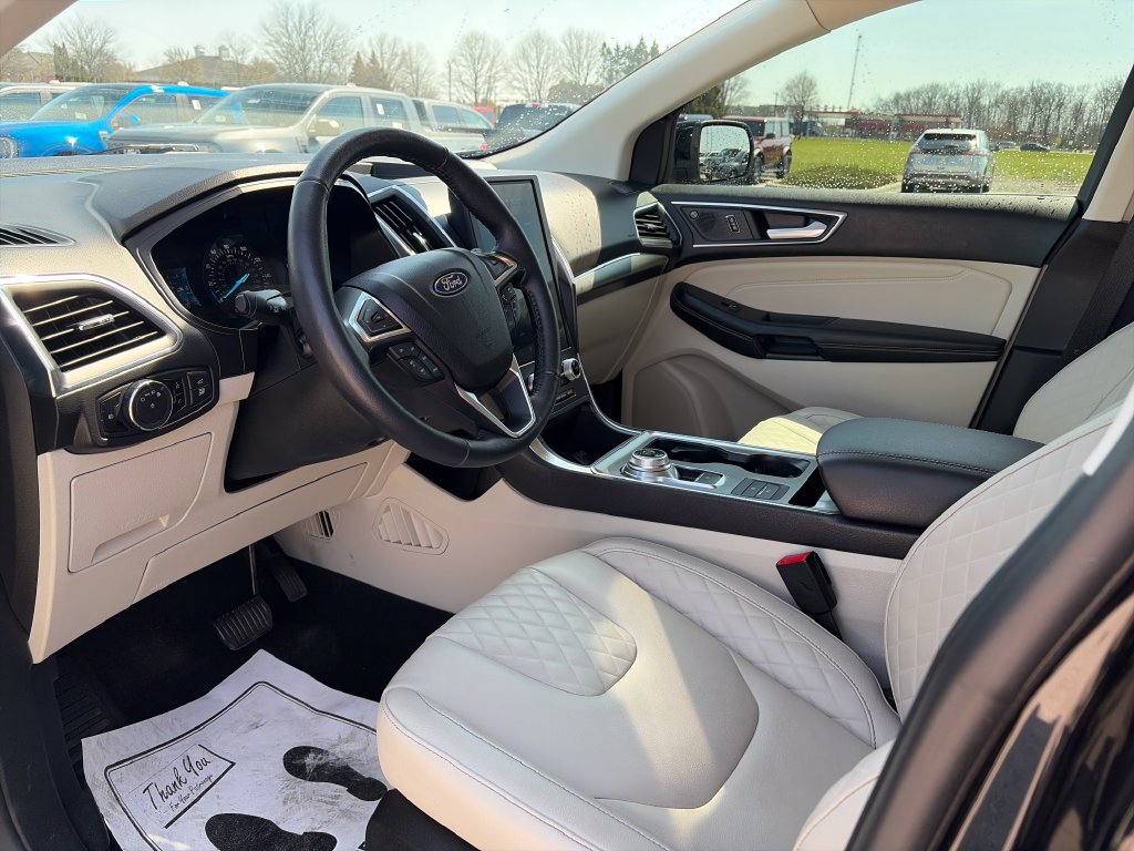 Used 2023 Ford Edge Titanium w/ Class II Trailer Tow Package AWD/4WD image 18