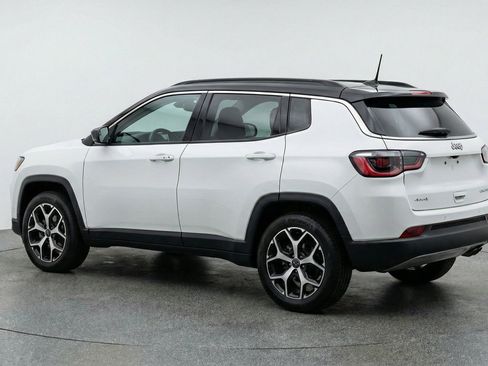 Used 2025 Jeep Compass Limited AWD/4WD image 6