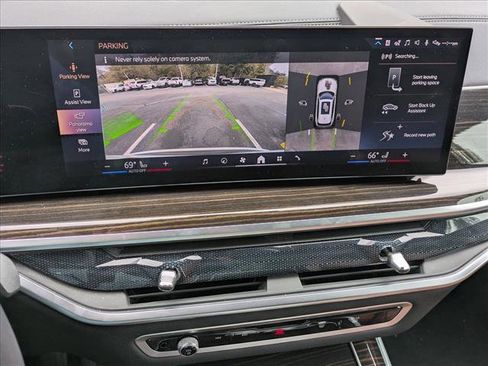 Used 2024 BMW X5 xDrive40i w/ Premium Package image 12