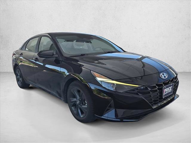 Used 2022 Hyundai Elantra SEL FWD image 3