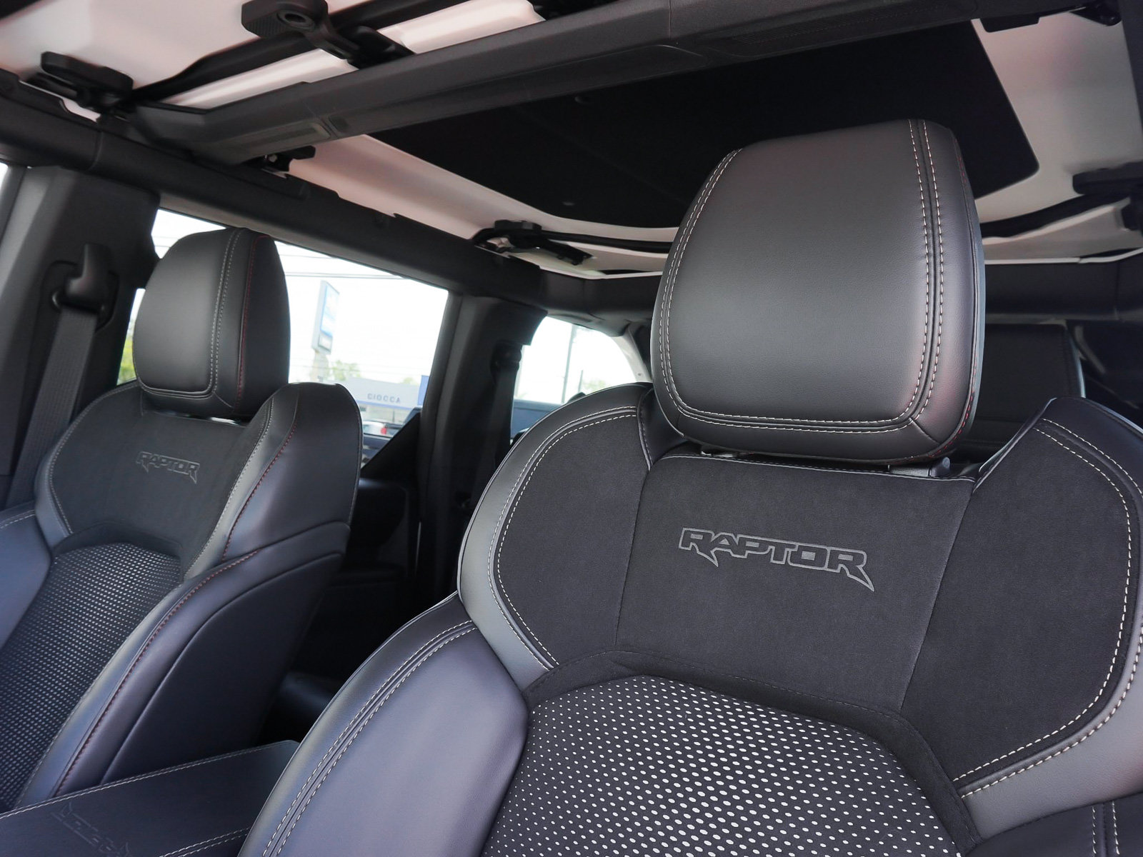 Used 2026 Ford Bronco Raptor w/ Interior Carbon Fiber Pack AWD/4WD image 39