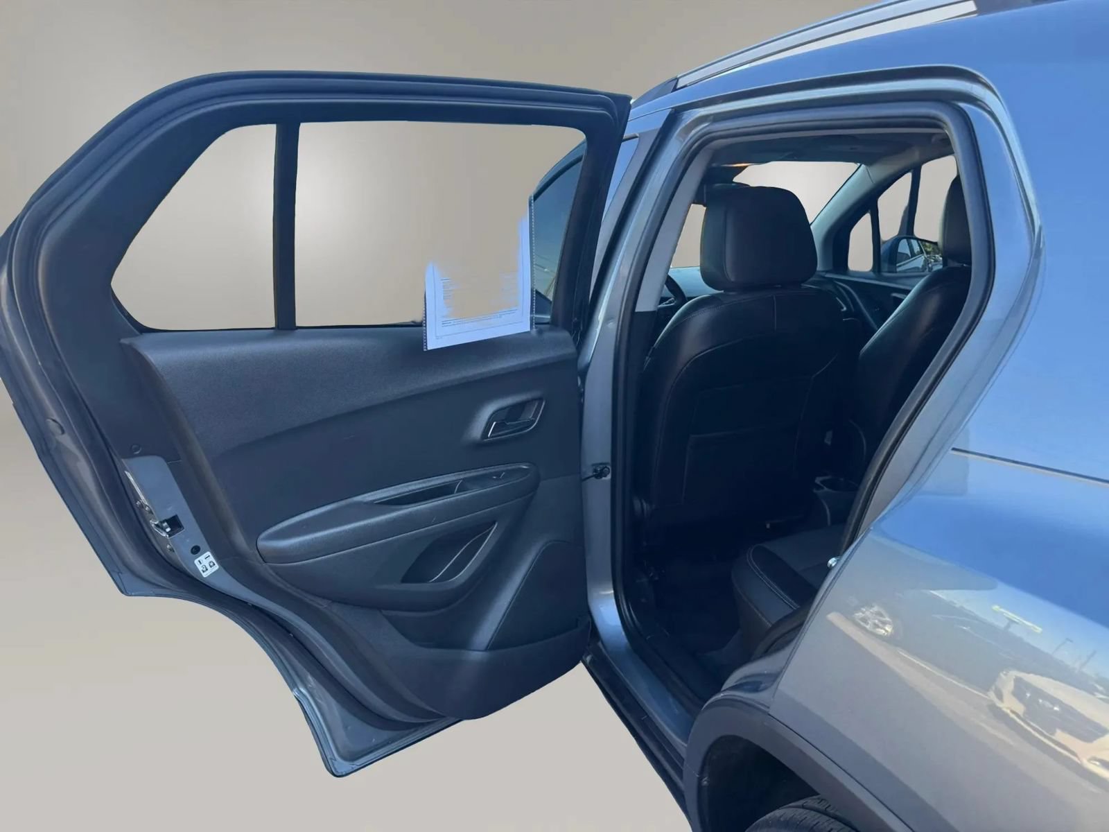 Used 2019 Chevrolet Trax LT w/ LT Convenience Package AWD/4WD image 35