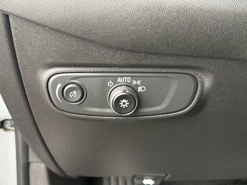Used 2024 Chevrolet Equinox LT FWD image 19