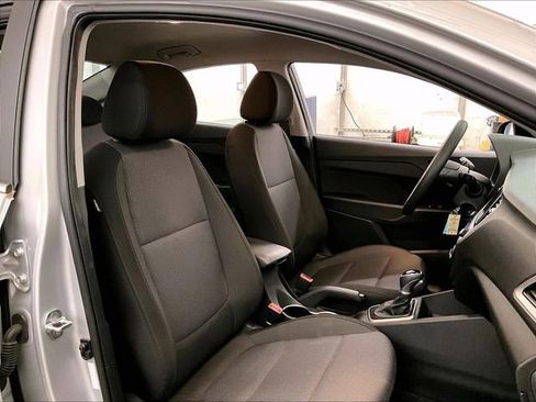 Used 2022 Hyundai Accent SEL FWD image 7